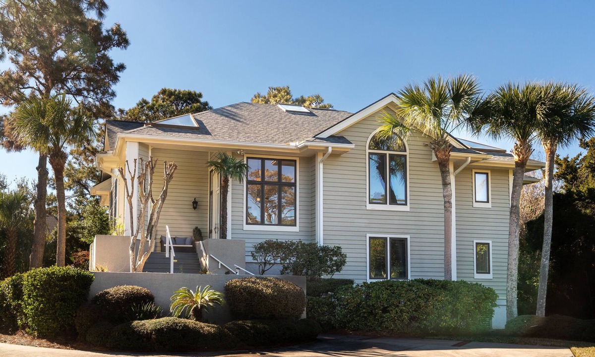 Seabrook Island House | Open Floor Plan! Walk to Beach, Amenity access included! Sleeps 10!