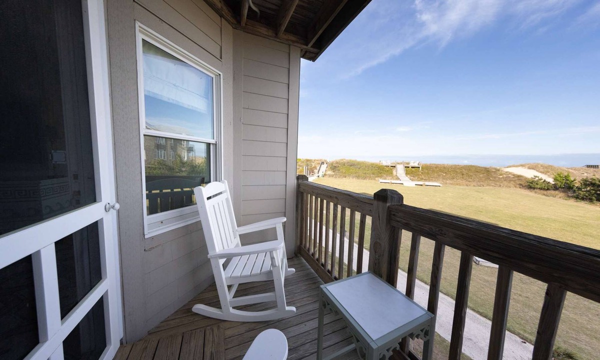 Duck Hotel | Outer Banks Oceanfront | Pool, Spa & Dining