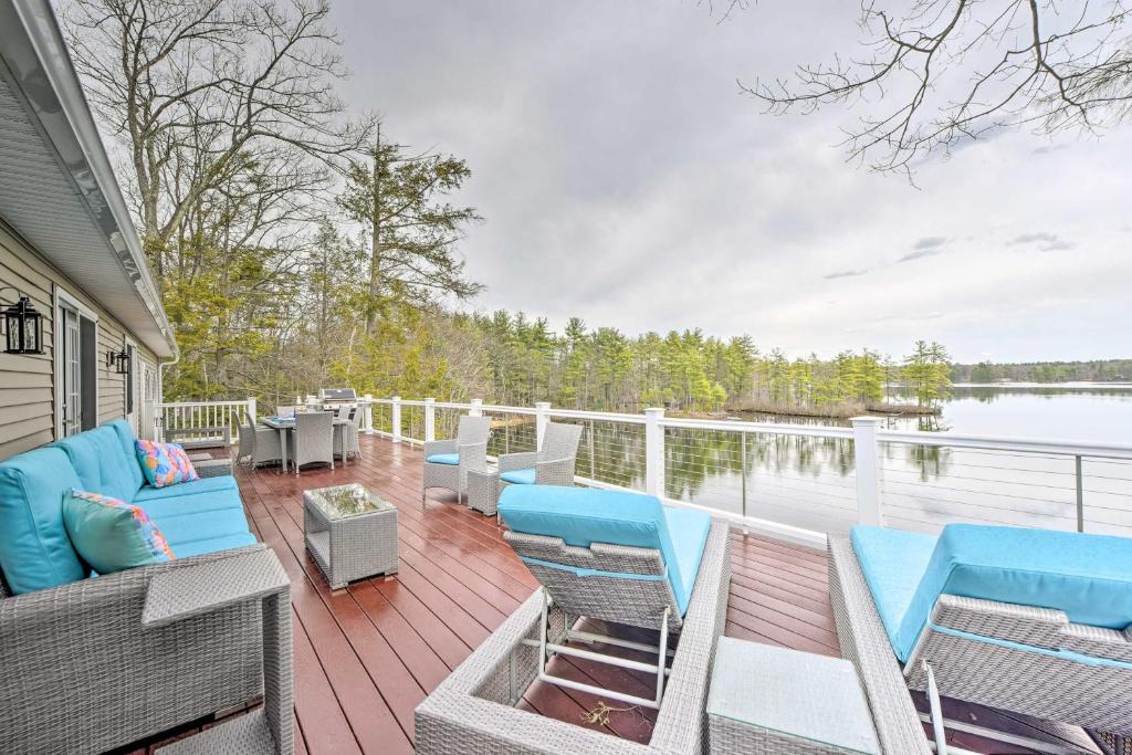 Lunenburg House | Paddlers Paradise on Hickory Hills Lake!