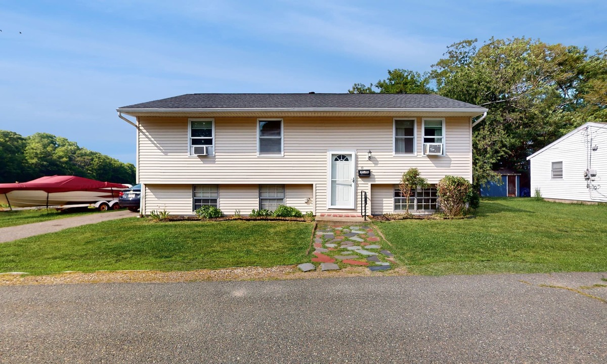 Gloucester House | Peaceful centrally located home: w/yard & walking distance to town