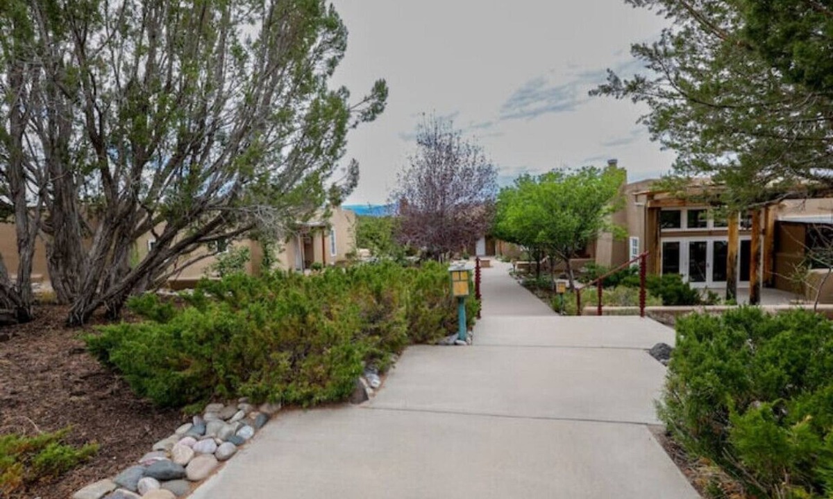 Ojo Caliente Apartment | Peaceful Suite in Desert Inn- Black Mesa King Room