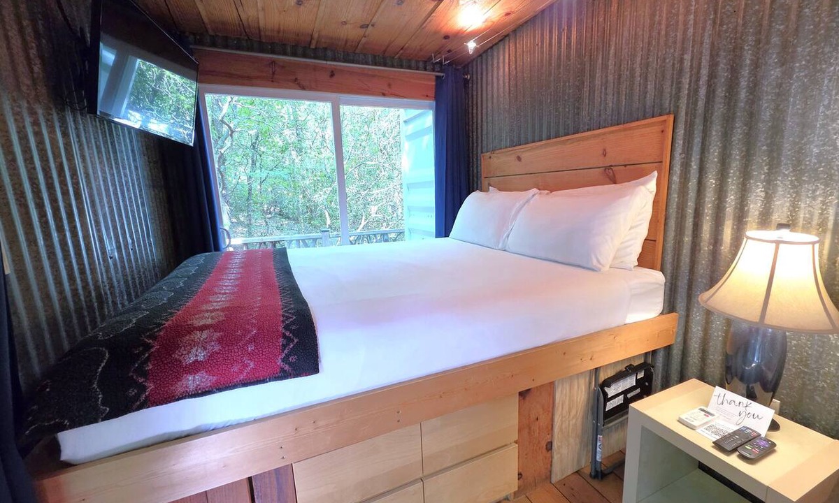Dahlonega Cabin | Pet-friendly Sunset Eco Container Cabin 10 minutes from Downtown Dahlonega