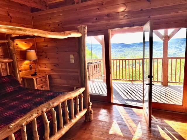 Townsend House | Pet-Friendly Townsend Mtn Cabin w Hot Tub, Daybed Patio