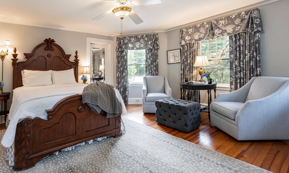 Historic Montford Bed & Breakfast | Pinecrest Bed & Breakfast