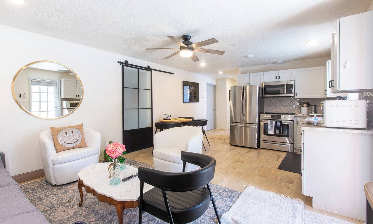 Northeast Santa Fe Apartment | Prime Location Near Downtown 1.1 ml Cozy Easy Parking Pet Friendly