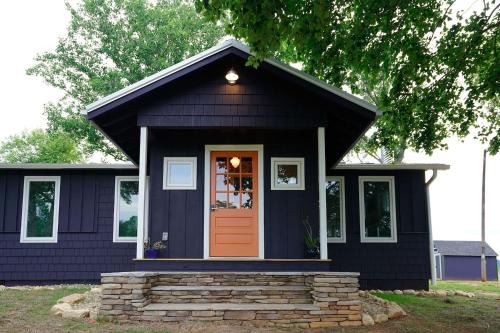 Tryon House | Private Family Cottage 3BR 2 BATH - 2 min to TIEC The Orange Door