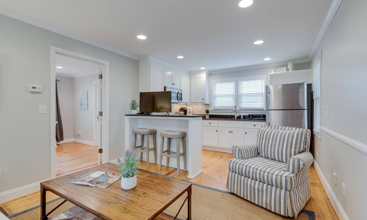 Simpsonville House | Private Suite in Downtown Simpsonville
