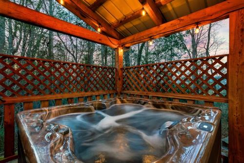 Townsend House | Private Wooded Cabin w Hot Tub, Fire Pit & Arcade