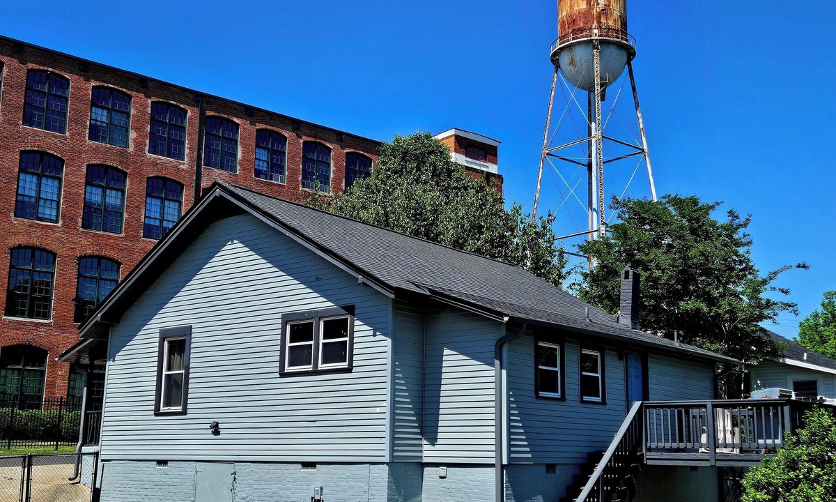 Parker House | Pup-Friendly Greenville Cottage Near Downtown