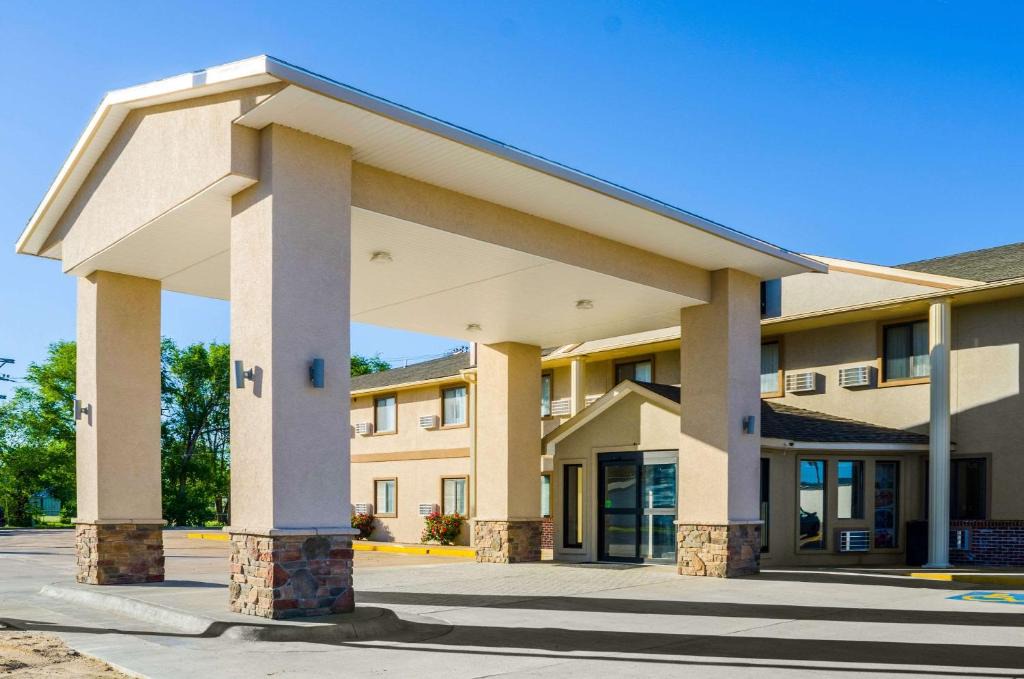 Great Bend Hotel | Quality Inn Great Bend