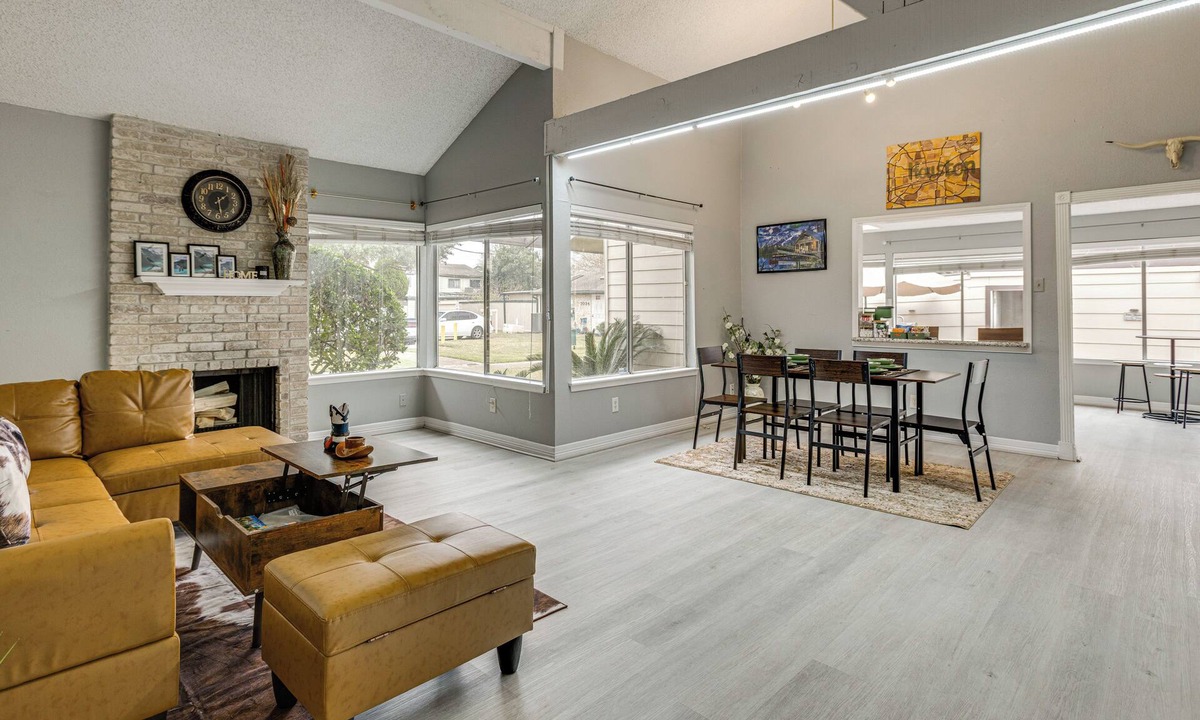 Clodine House | Quick Hwy Access: Family Retreat in Houston