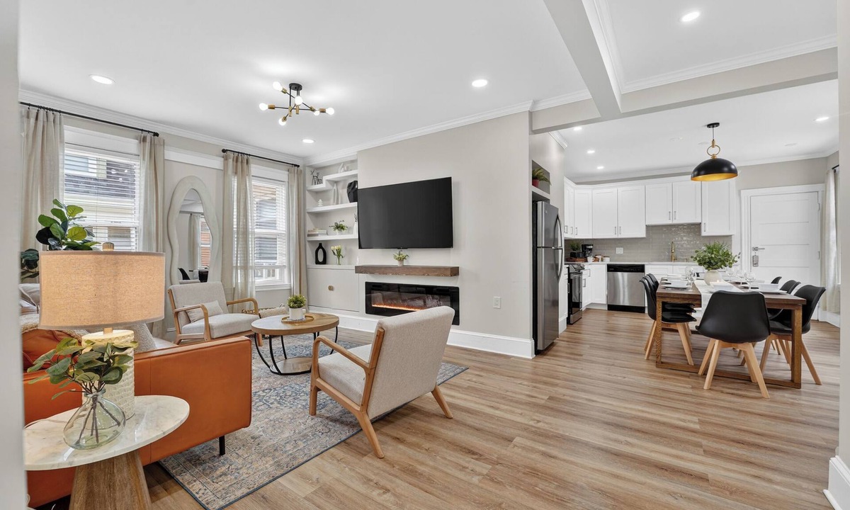 Fields Corner West House | Rare 10BR Near Downtown Boston Private Parking, Backyard & Walk to Train