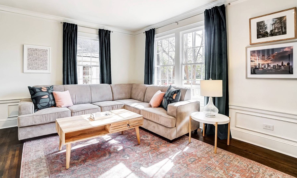 Dilworth House | Reduced Pricing - Euclid Cottage - Duplex - Walk to Panther Games or Southend - BBQ/Fire pit PetsOK