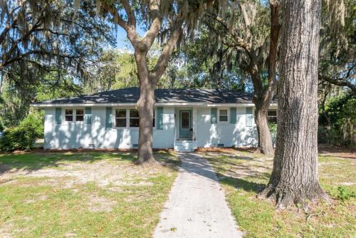 Pigeon Point House | Refinished 3-BR Lowcountry Retreat