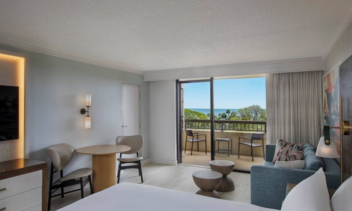 Shipyard Plantation Hotel | Relax and Recharge! Beachfront King Stay, Pet Friendly w/Spa and Pool Access!