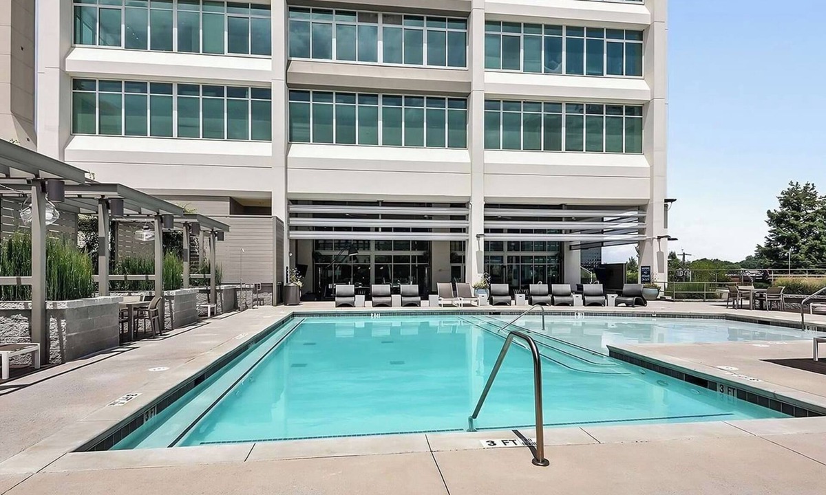 Peachtree Center Apartment | Relax, Recharge, Explore. Where Luxury Meets Comfort l The Perfect Atlanta Stay