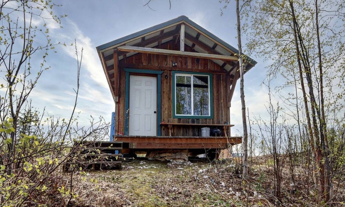 Houston House | Relaxing Rustic Cabin Retreat, Dry Cabin Experience And Year Round Fishing Fun in Houston, Alaska