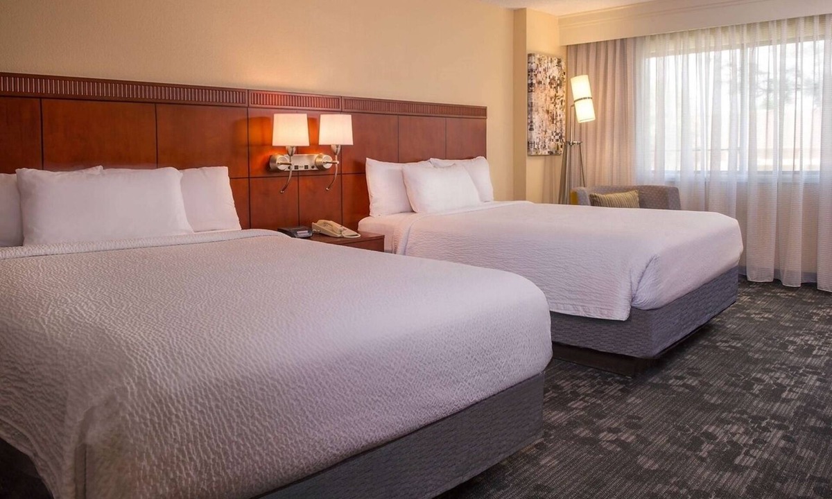 University Place Hotel | Relaxing Unit | Pets Welcome, Near Music Pavilion