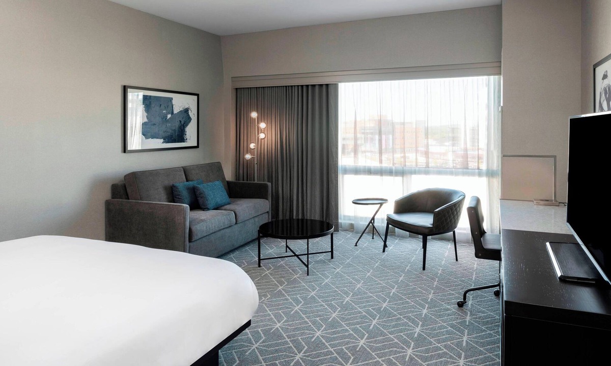Foxboro Hotel | Renaissance by Marriott Boston Patriot Place Hotel