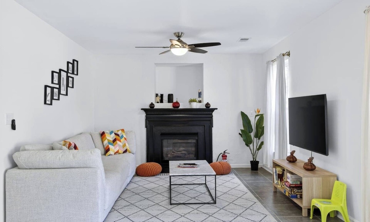 Simpsonville House | Renovated Home near DT Simpsonville [30+ Day]