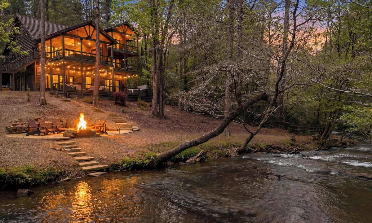 Cherry Log Cabin | River Run Summer Retreat: Hot Tub, River Views & Game Room for Families