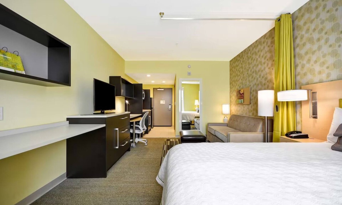 Rock Hill Hotel | Rock Hill Haven | Kitchen & Pool | Near Carowinds Amusement Park | Family Fun