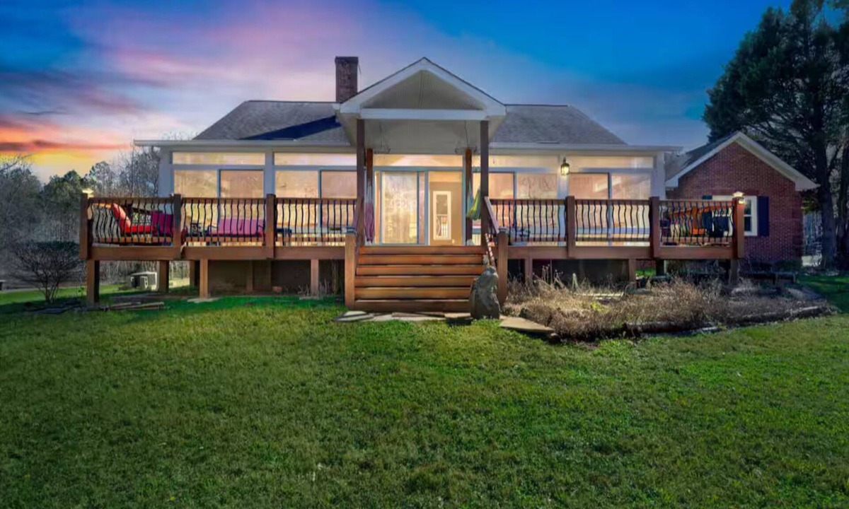 Covington House | Rustic Elegance: Farmhouse Retreat In Covington