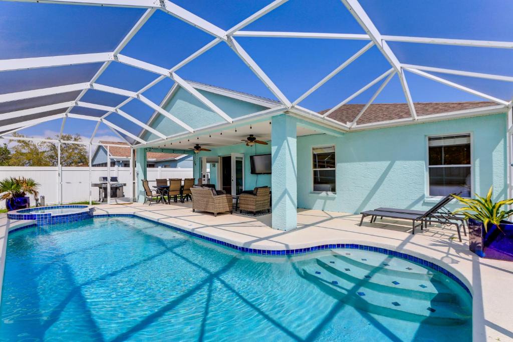 Sabal Harbour House | Saltwater Pool & Spa at Home in Bradenton