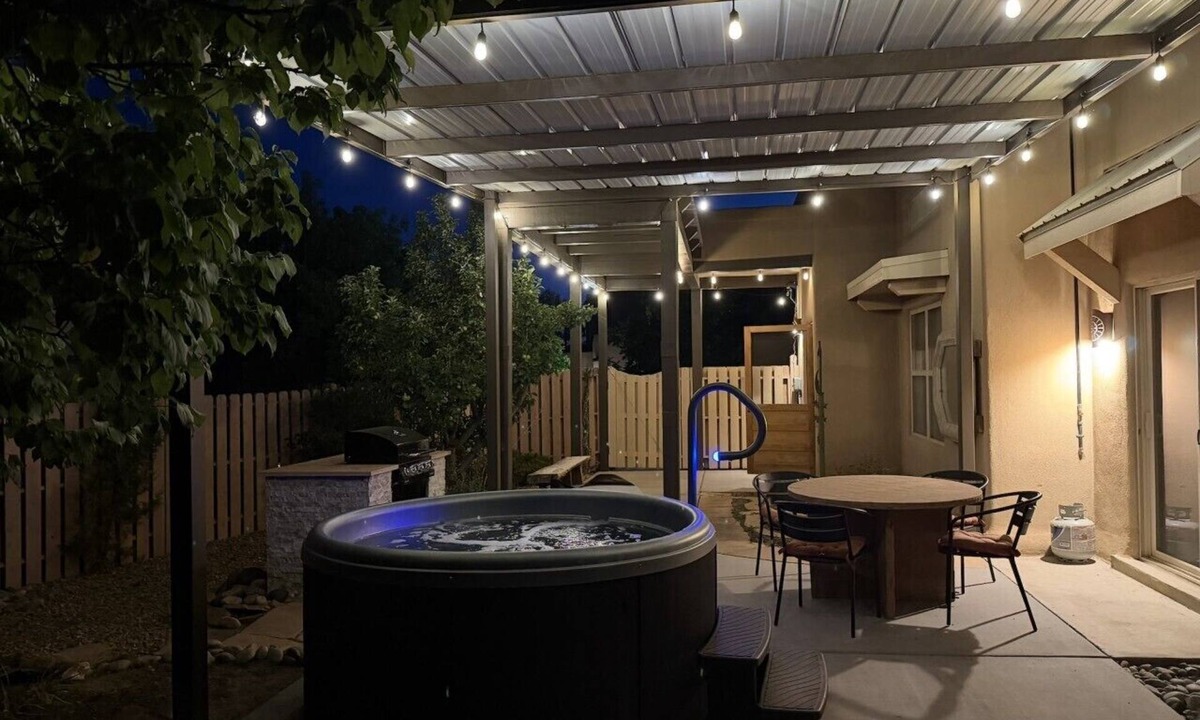 Santa Fe House | Santa Fe Home with Hot Tub & Fireplace