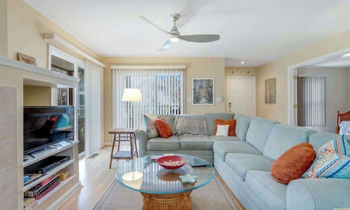 Bethany Beach Condo | Sea Colony Tennis 1st-floor condo with sauna, gym, & pool