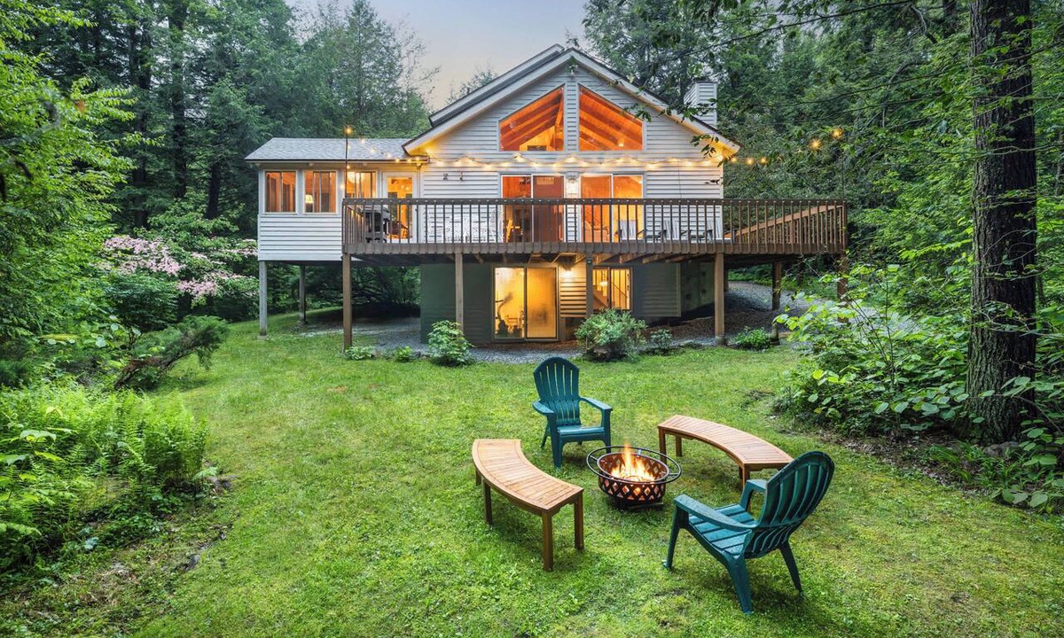 Becket House | Secluded Berkshires Cabin | Deck, BBQ & Town Beach