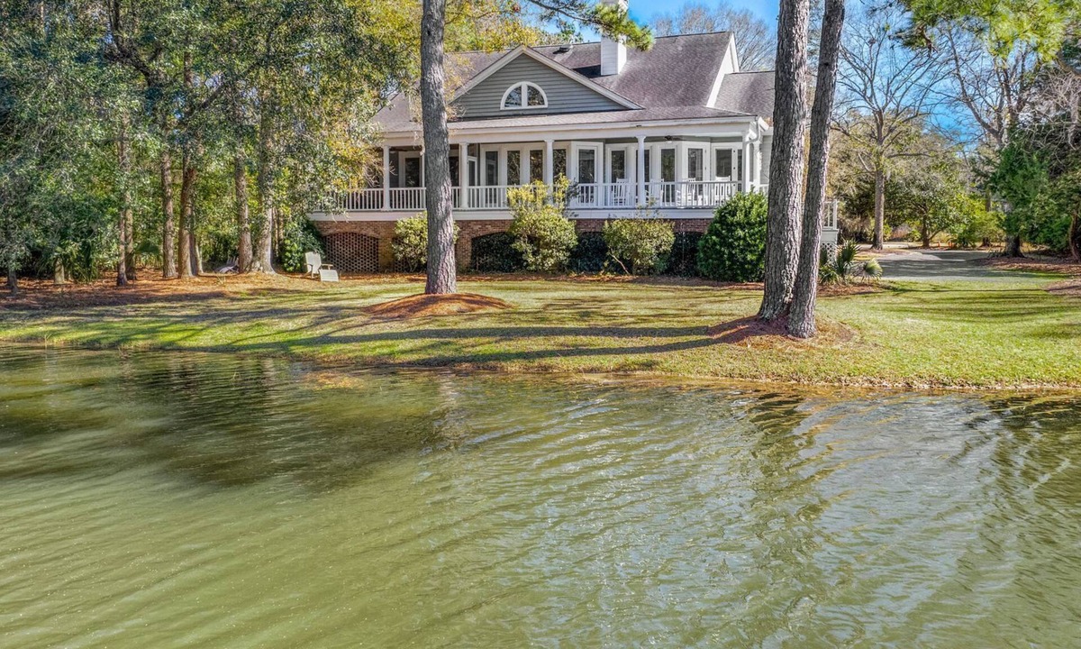 Debordieu Colony House | Serene Golf Course retreat nestled in the heart of DeBordieu