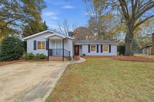 Charlotte House | Shadowlake: 4BR House