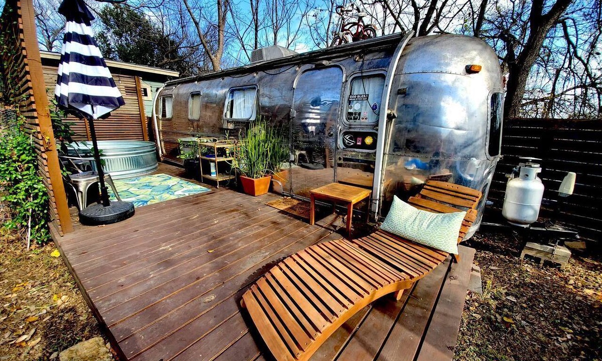Chestnut House | Sleek Retro Airstream Rental for Glamping for Two near Downtown Austin