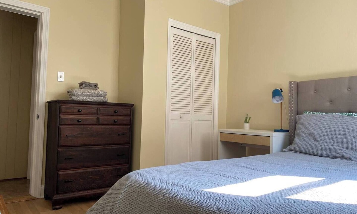 Worcester Apartment | Spacious 3-bedroom apartment near Umass/St Vincents