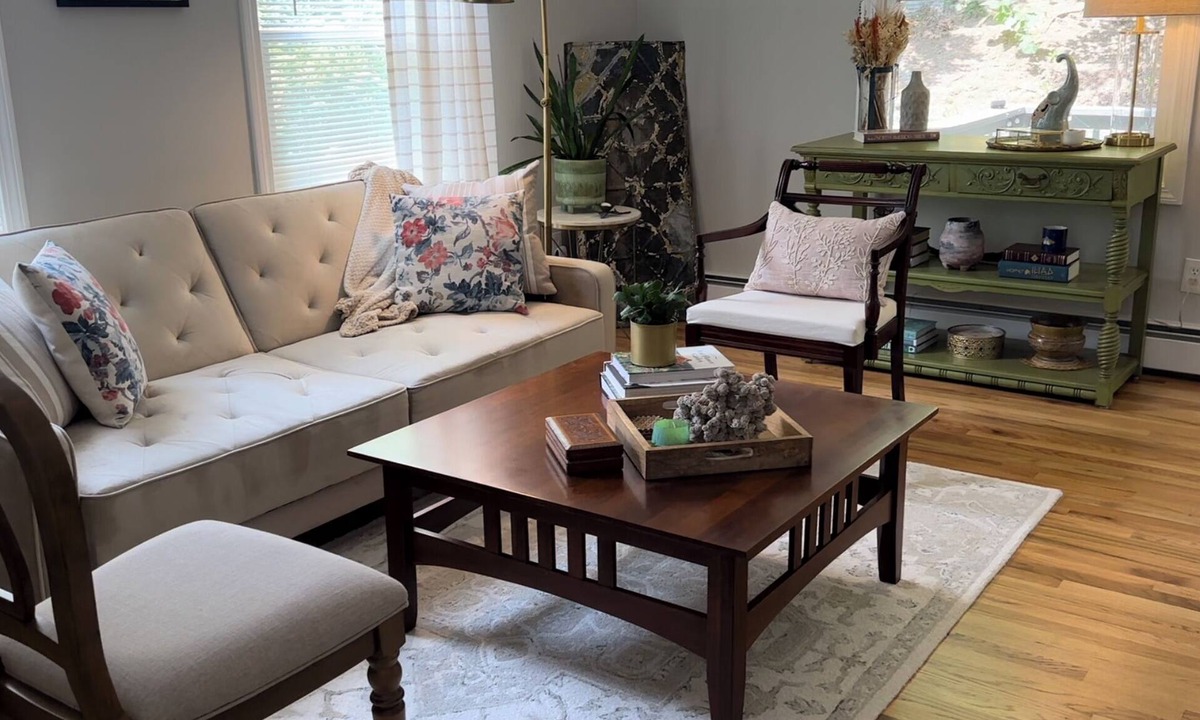 Simsbury Center House | Spacious 3 bedroom with a view in the heart of charming New England town