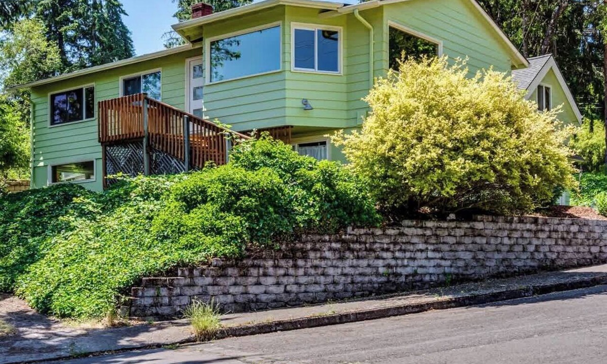 Western House | Spacious 3BR 10 Min to Autzen Family Friendly