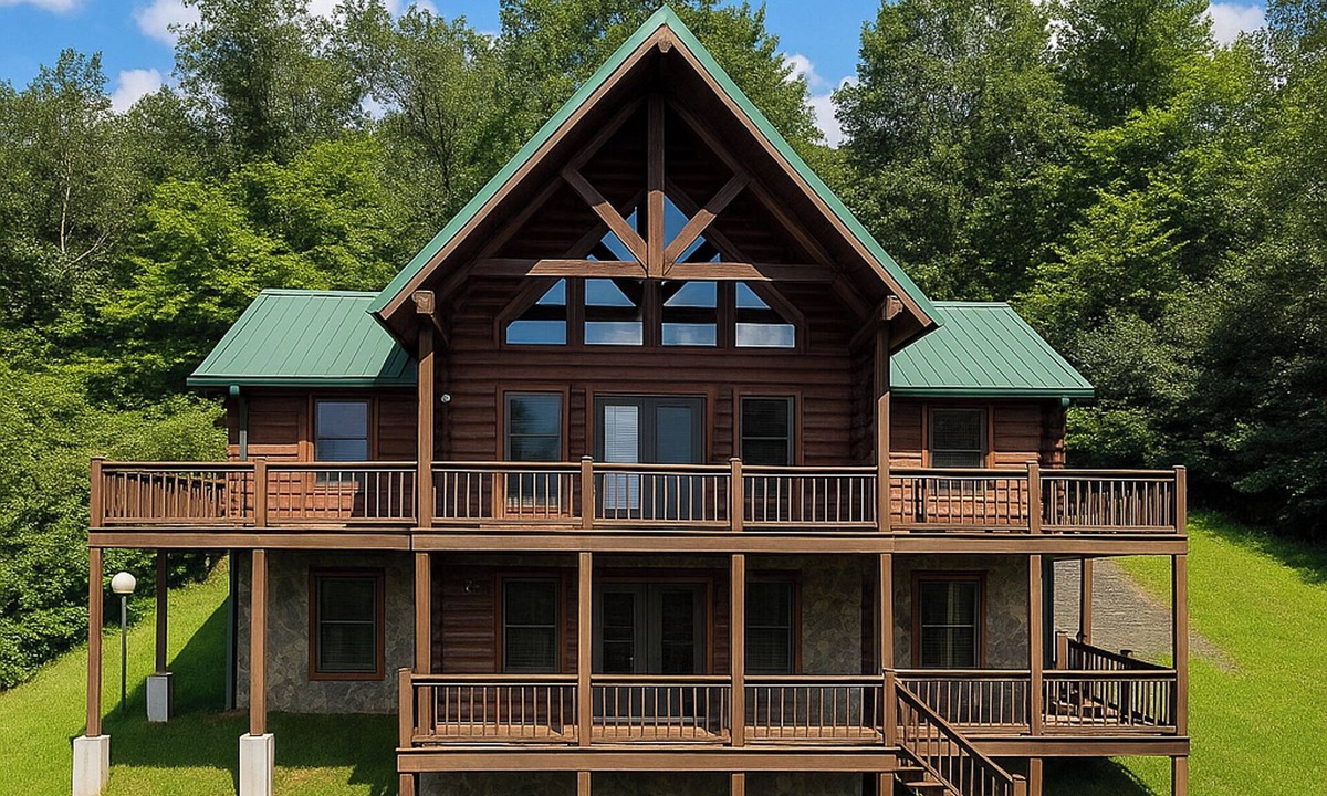 Grassy Creek Cabin | Spacious 5BR Mountain Lodge | Hot Tub, Pool Table & Scenic Views