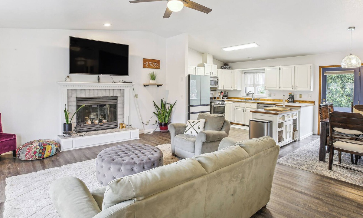 Northeast Anchorage House | Spacious Anchorage Vacation Rental w/ Private Yard