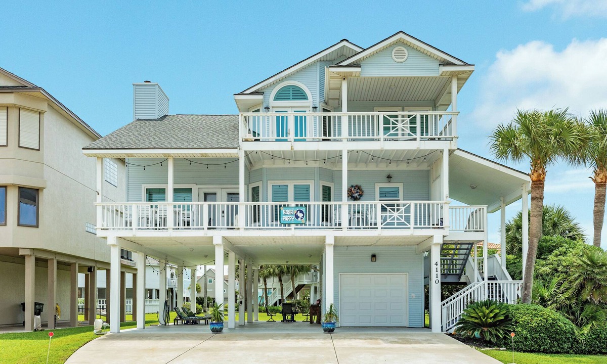 Pirates Beach West House | Spacious Beachside Home w/Long Gulf View, Covered Deck & Huge Primary Suite