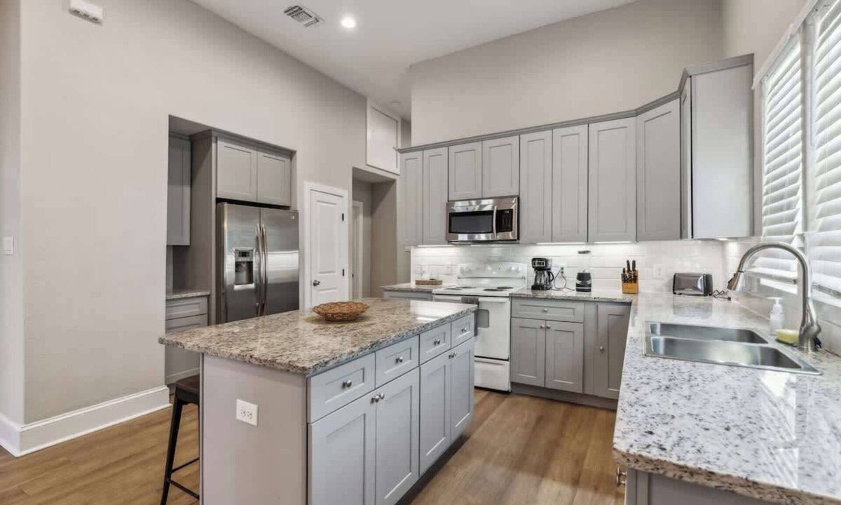 Five Points House | Spacious Duplex in Tobin Hill