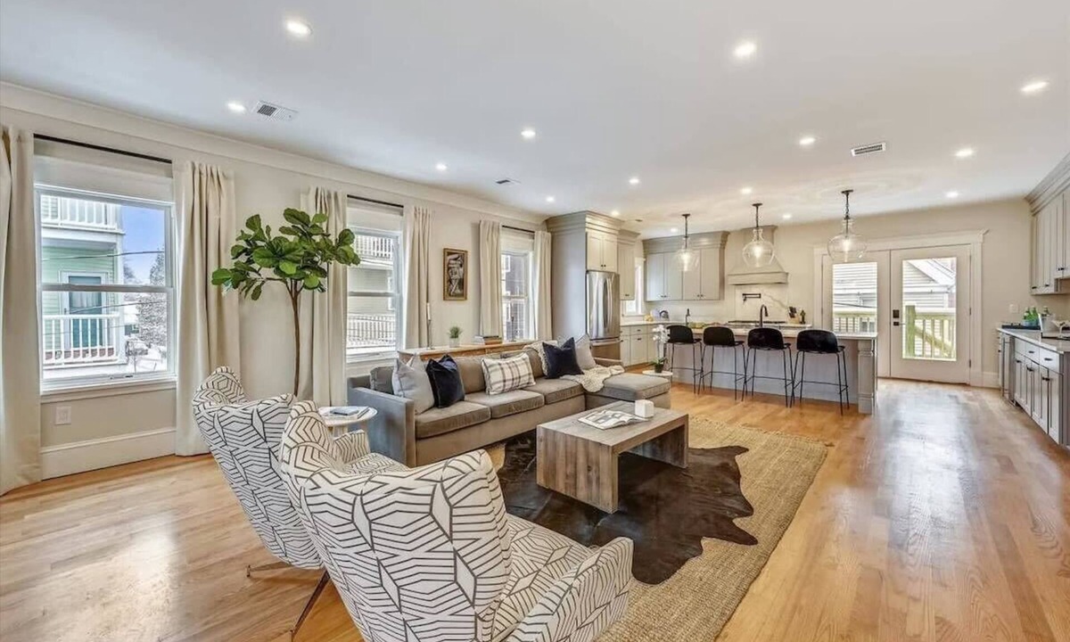 Upham's Corner House | Spacious, New Renovation | Near T