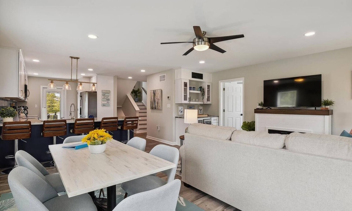 Broadkill Beach House | Spacious, pet friendly 5-bedroom house on peaceful Broadkill Beach