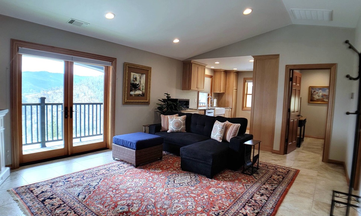 Medford House | Spacious Villa Studio near Jacksonville, Spectacular Views and Private