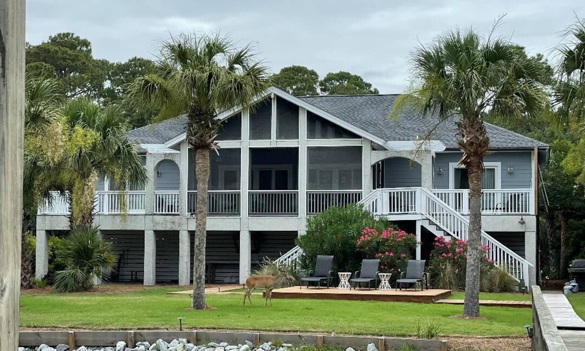Saint Helena Island House | Spectacular 5-Star on the creek home, 6 cards & 6 seat Golf Cart w/full wk stay