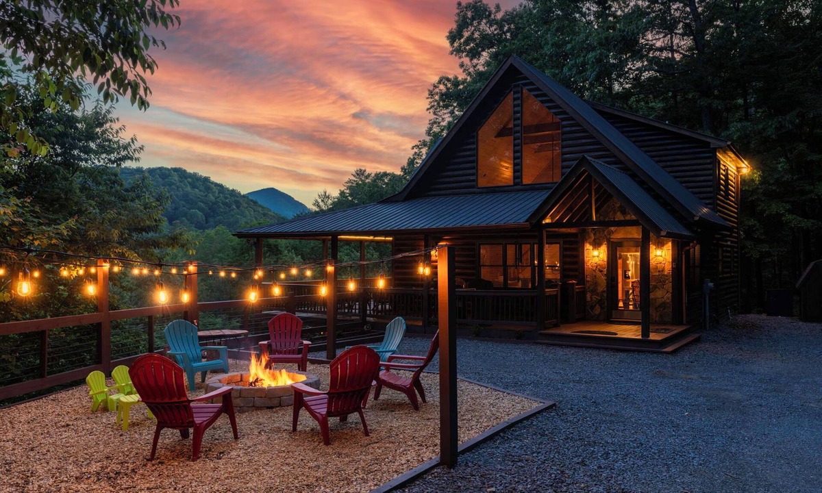 Cherry Log Cabin | Spectacular view, hot tub, 2 fire pits, game room, dog-friendly!