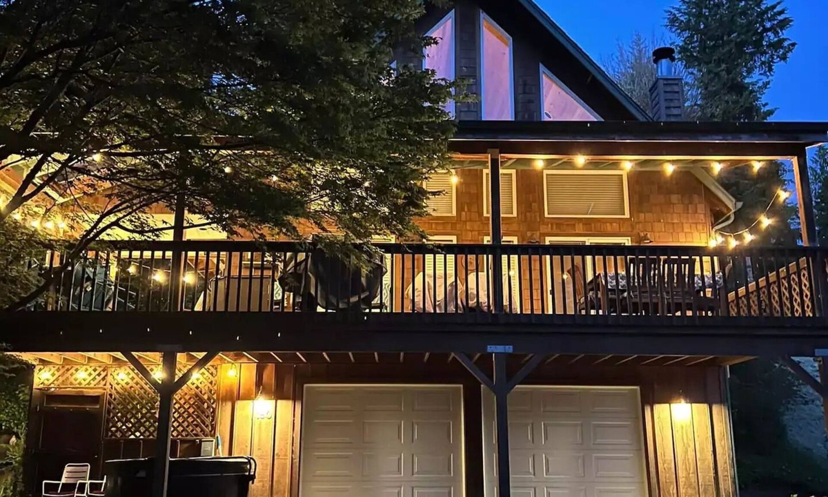 Silver Creek House | Still Time for a Late Summer Lake Getaway! Hot Tub & Covered Deck! Boat Access!