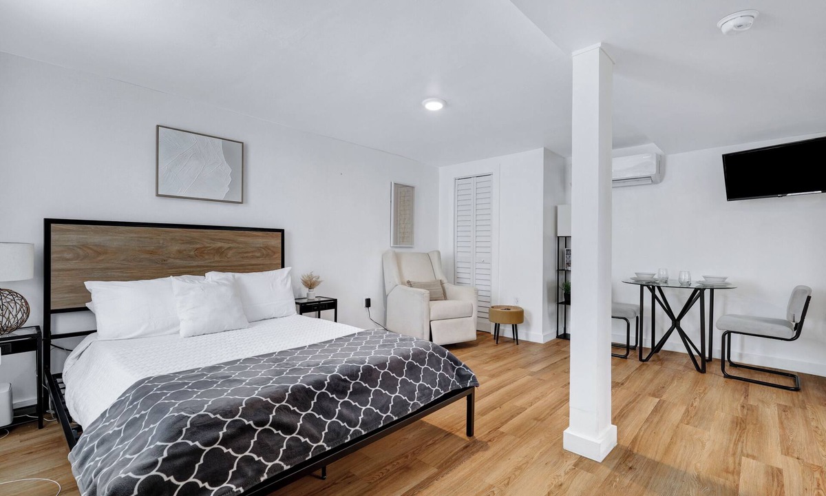 Tobin Hill Apartment | Studio Nr DT River Walk + Alamo | Games BBQ Yard