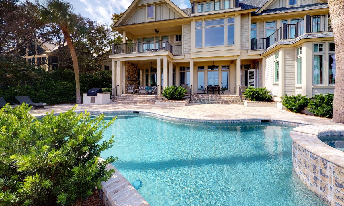 Beach Lagoon House | Stunning & Spacious Beachfront Home with Amazing Views, Private Pool & Hot Tub