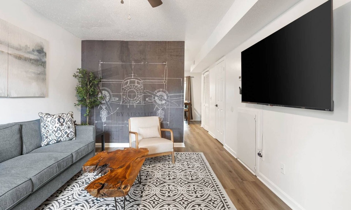 Springdale House | Stylish 2BR Urban Stay | Near CAE + Pet-Friendly